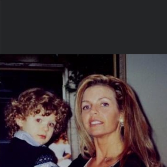 Meet your Posher, Amanda - Picture 1 of 1